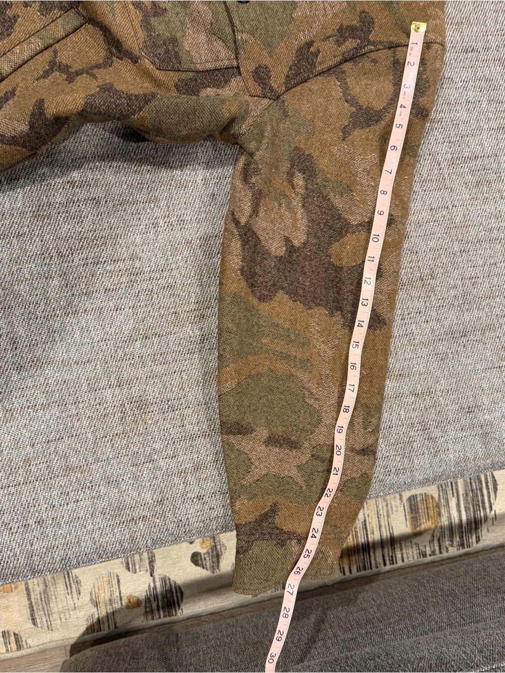 L.L.Bean Men's camo Wool Blend Zip Jacket - Picture 6 of 7